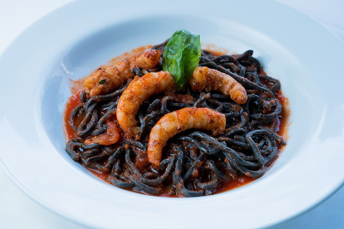 Corde nere gamberi pomodoro