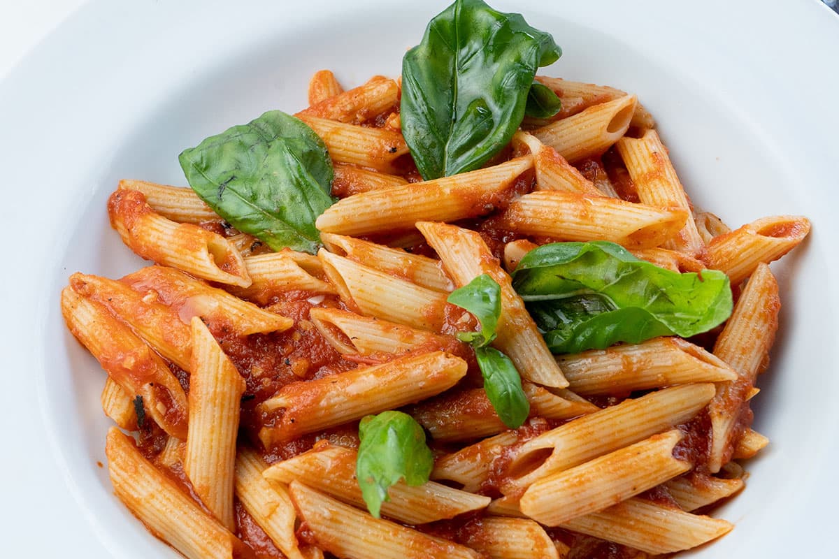 Penne rigate pomodoro basilico